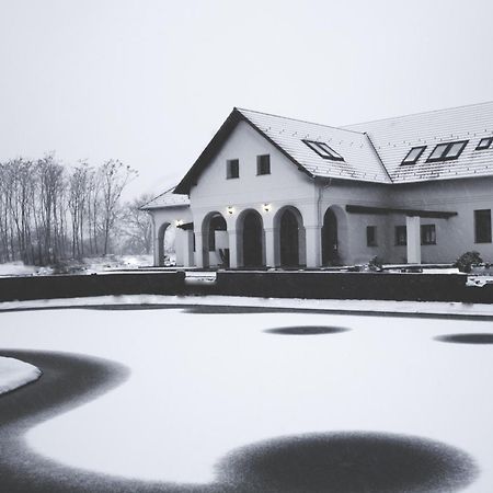 Deak Udvarhaz Otel Kakucs Dış mekan fotoğraf