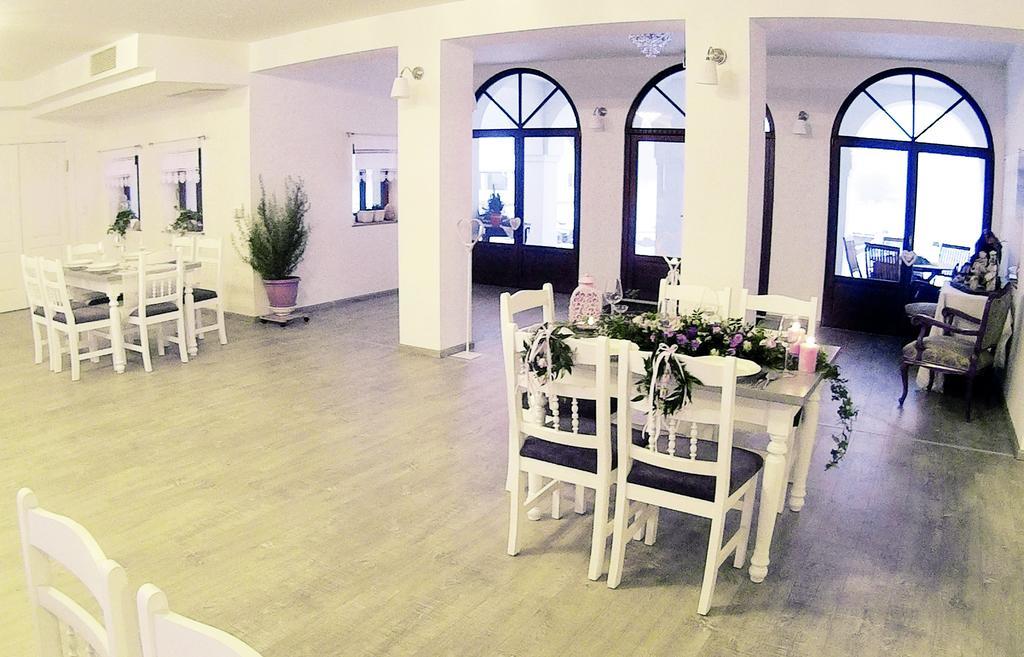 Deak Udvarhaz Otel Kakucs Dış mekan fotoğraf