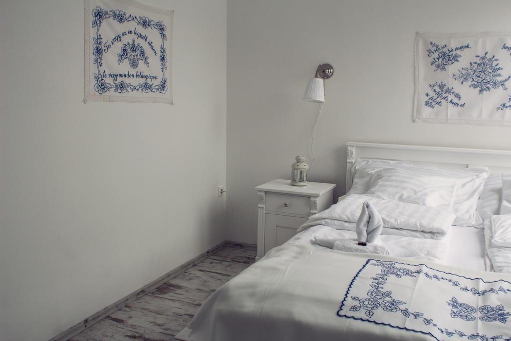 Deak Udvarhaz Otel Kakucs Oda fotoğraf