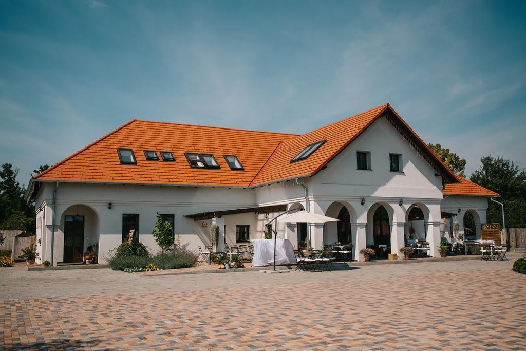 Deak Udvarhaz Otel Kakucs Dış mekan fotoğraf