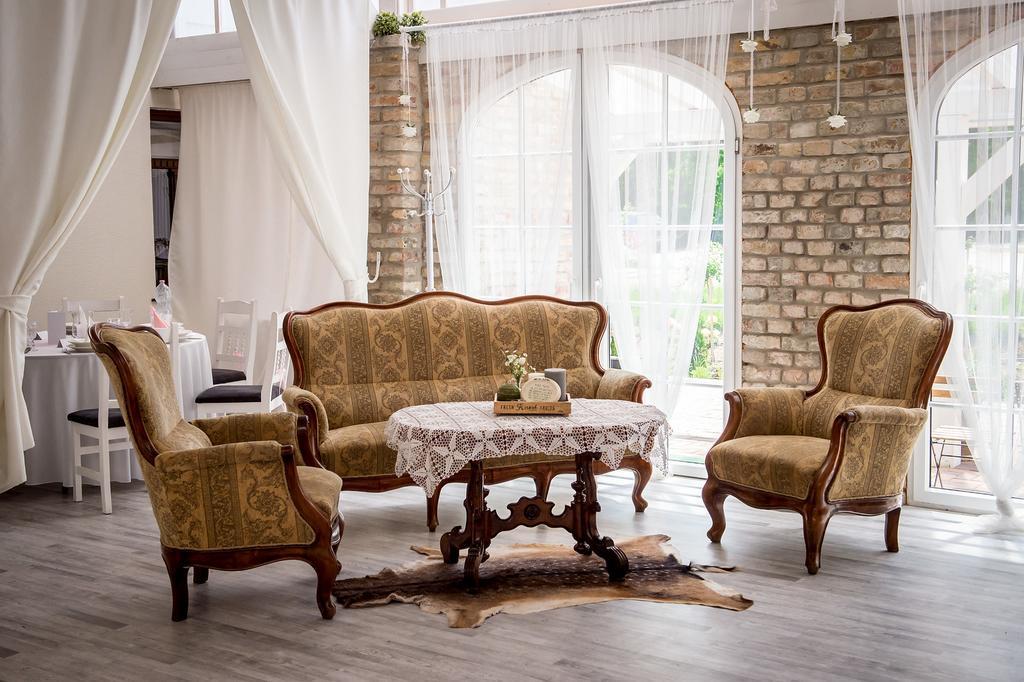 Deak Udvarhaz Otel Kakucs Dış mekan fotoğraf