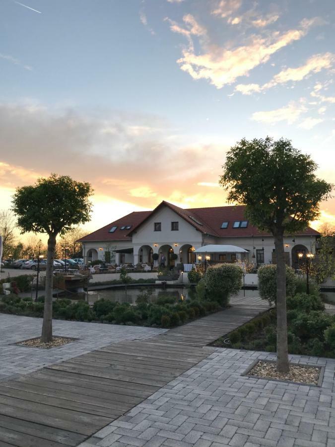 Deak Udvarhaz Otel Kakucs Dış mekan fotoğraf